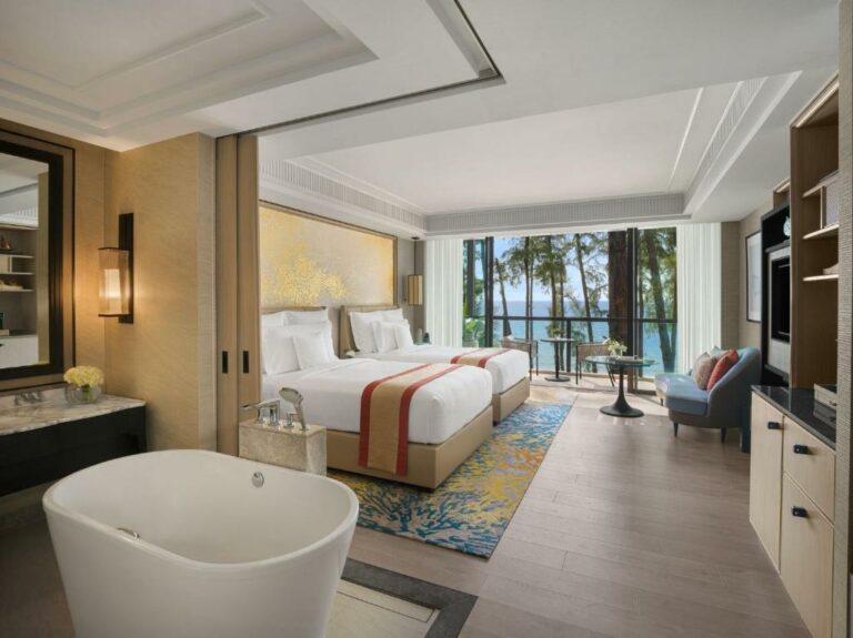 Premium Twin Room with Ocean View and Club Lounge Access